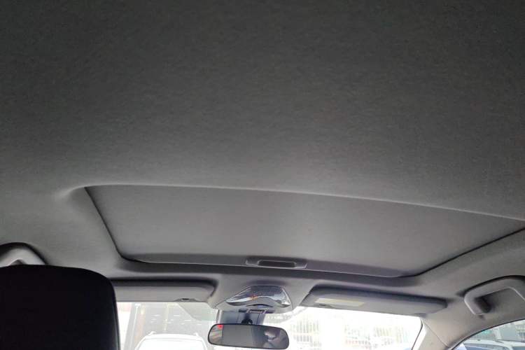 Used Toyota C-HR 2023 2.0L Smart Electric Hybrid Dual-Engine Comfort Version
