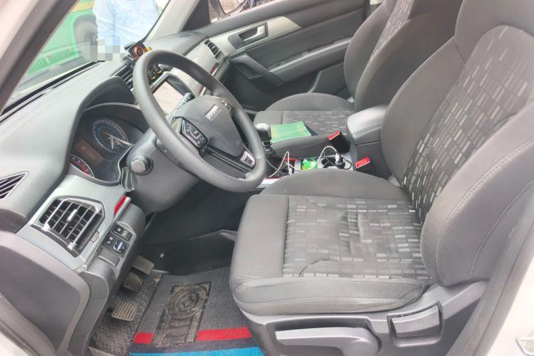 Used Haval H2 2018 Chuanxiang Edition Blue Badge 1.5T Manual Two-Wheel Drive Fashionable Model