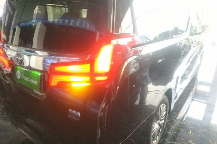 Used Toyota Alphard 2021 Dual-Engine 2.5L Luxury Edition