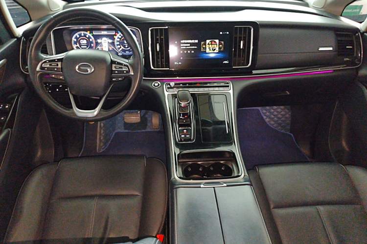 Used GAC Trumpchi M8 2023 Lingxiu Series 390T Prestige Edition Center Console