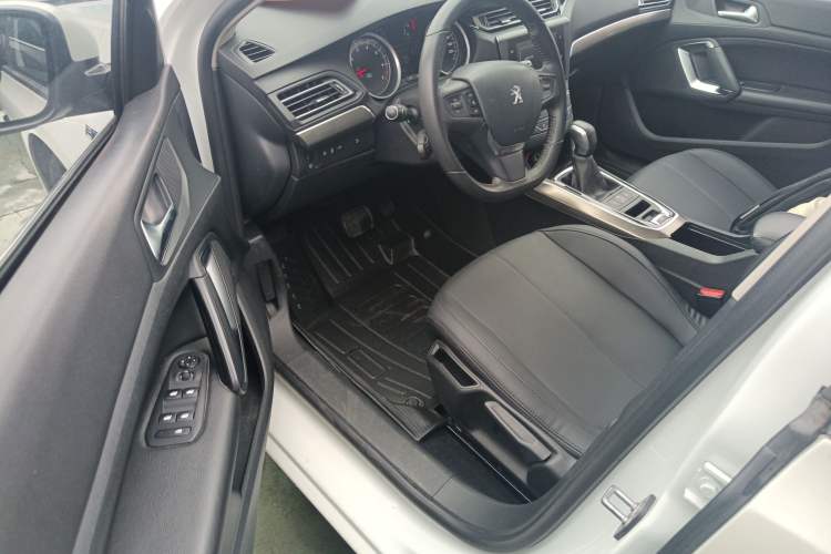 Used Peugeot 408 2016 1.6T Automatic Luxury Edition Left Front Seat