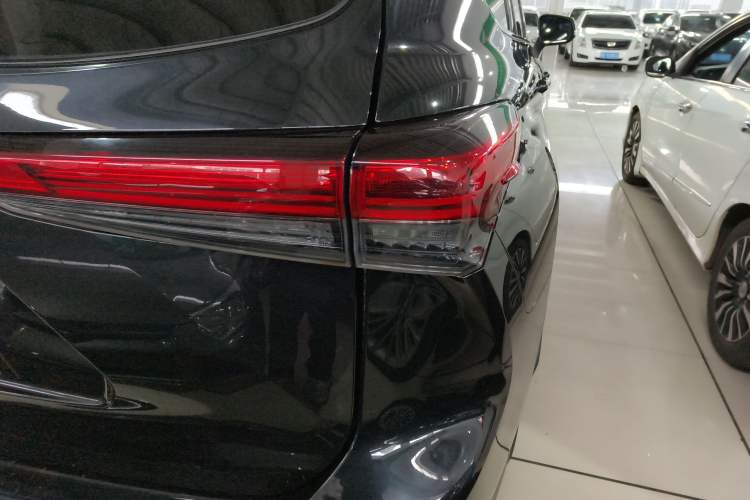 Used Toyota Highlander 2022 Dual-Engine 2.5L Four-Wheel Drive Prestige Version 7 Seats
