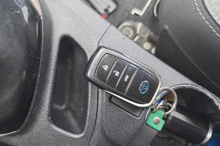 Used Toyota Corolla 2018 Dual-Engine 1.8L E-CVT Smart Edition