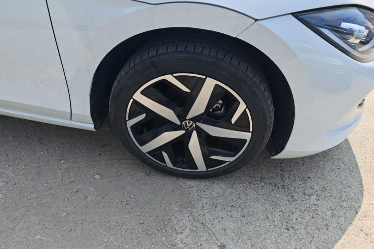 Used Volkswagen Lamando 2024 Lavida L 280TSI DSG Cool & Spicy Edition Right Front Wheel Hub