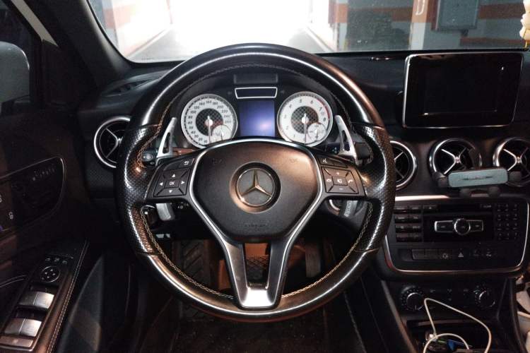 Used Mercedes-Benz A-Class 2013 A 200 Urban Edition Steering Wheel