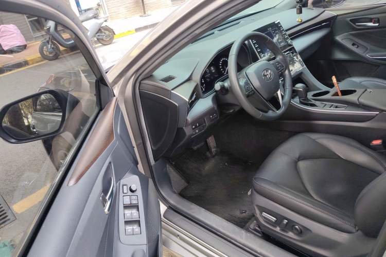 Used Toyota Avalon 2019 2.0L Luxury Edition China VI Standard
