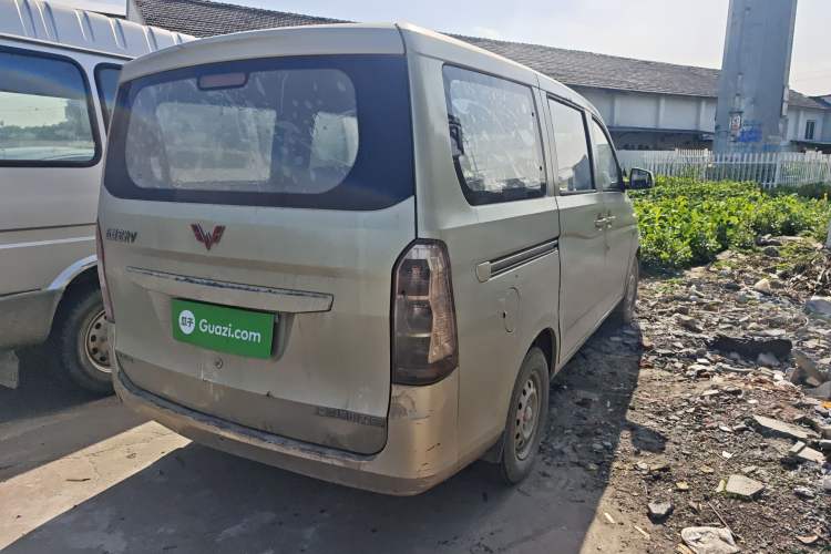 Used Wuling Rongguang V 2015 1.5L Base Version Rear Right 45 Deg