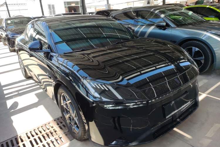 Used Lynk & Co Z10 2025 95 kWh 766 km Range Rear-Wheel Drive Max Front Right 45 Deg