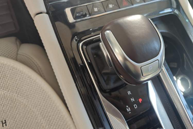 Used Hongqi H5 2023 2.0T Automatic Smart Connect Flagship Edition
