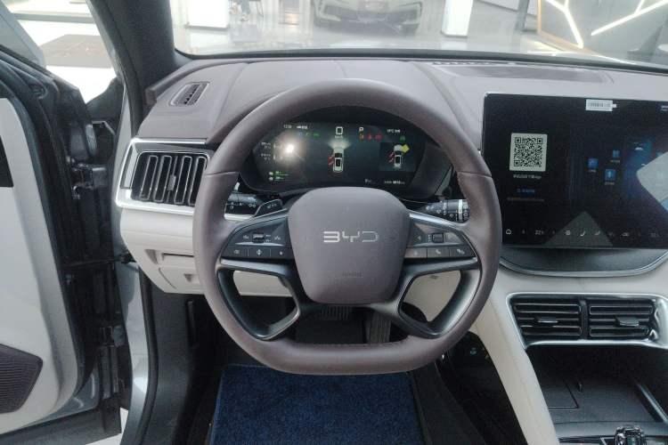 Used BYD Song PLUS New Energy 2025 DM-i Smart Drive 112KM Prestige Model Steering Wheel