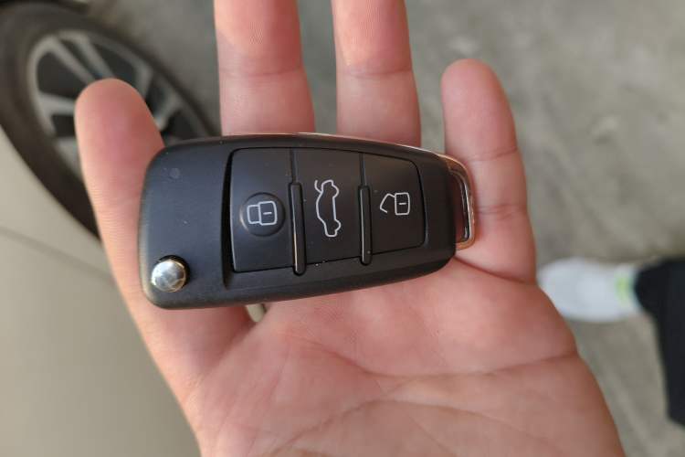 Used Chery QQ Ice Cream 2024 170km Sundae Vehicle Key