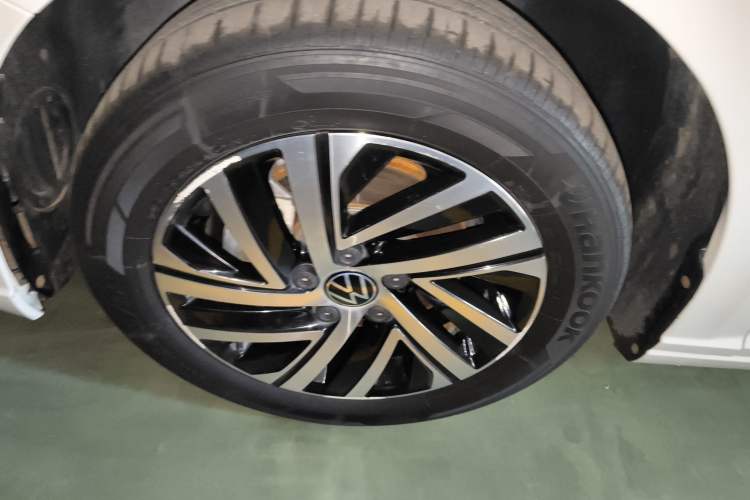 Used Volkswagen Lavida 2022 280TSI DSG Comfort Edition Left Front Wheel Hub