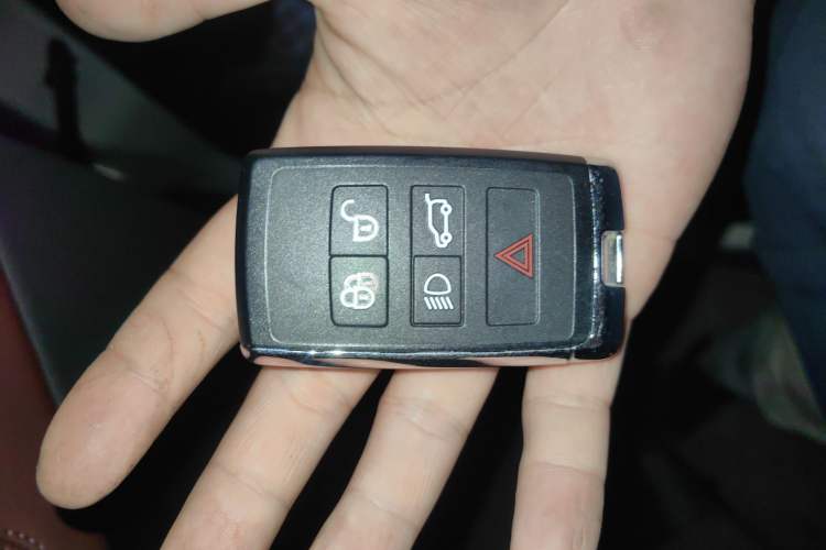 Used Land Rover Range Rover Evoque 2021 Range Rover Velar L 249PS R-Dynamic First Edition