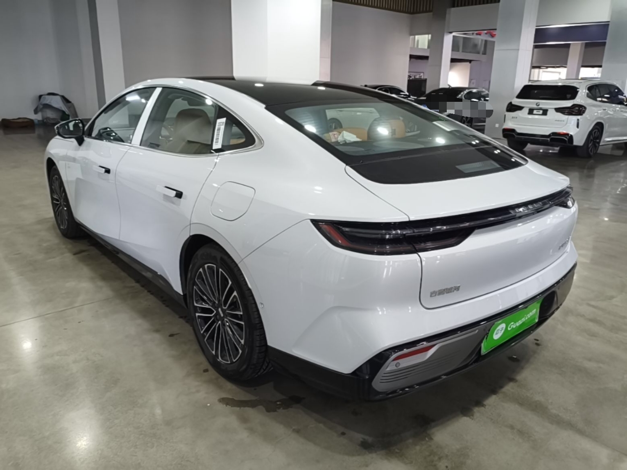 Geely Galaxy 8 2025 130km EM-i Deluxe Edition — снимка 4