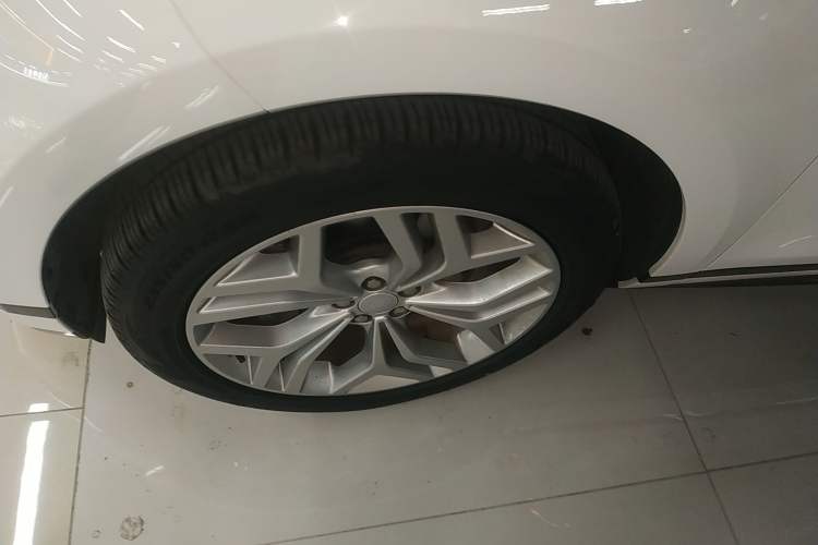 Used Land Rover Range Evoque 2023 Aurora L 200PS Elite Edition Left Front Wheel Hub