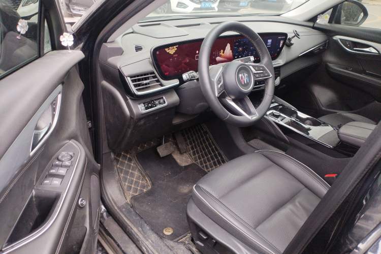 Used Buick Envision 2025 Encore Plus 28T Two-Wheel-Drive Platinum Edition