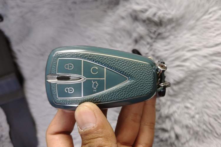 Used CHANGAN OSHAN X7 PLUS 2022 1.5T Blue Whale Edition Automatic Prestige Version Vehicle Key