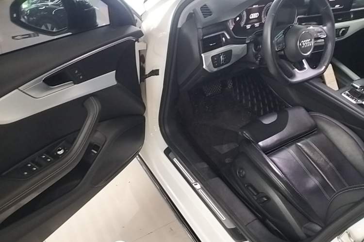 Used Audi A4L 2022 40 TFSI Luxury Dynamic Model
