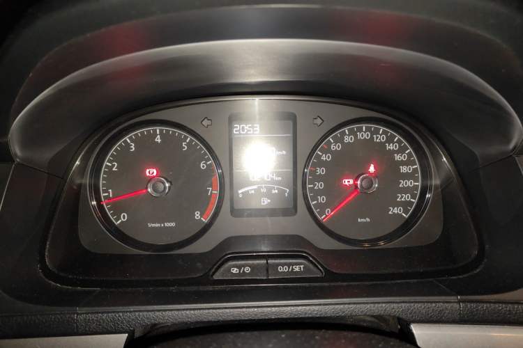 Used Volkswagen Lavida 2015 1.6L Manual Fashion Edition