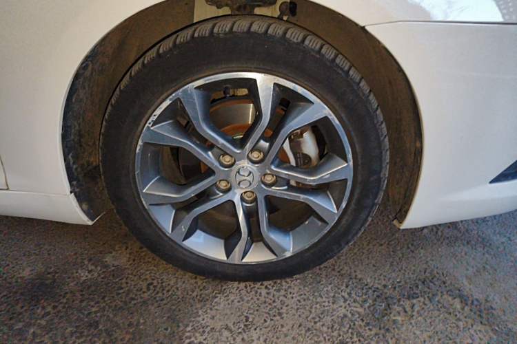 Used BAIC Senova D70 2018 Performance Version 1.8T Comfort Version Right Front Wheel Hub