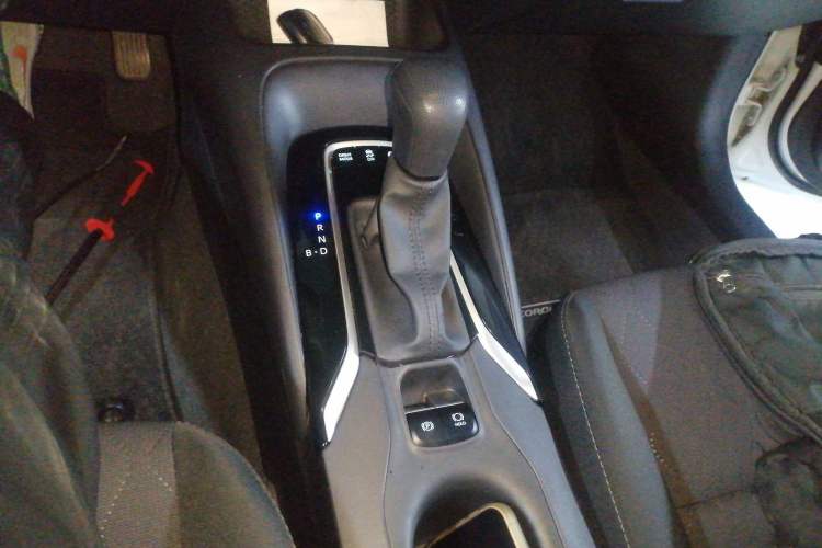 Used Toyota Corolla 2023 1.8L Smart Electric Hybrid Dual-Motor Pioneer Edition Gear Lever