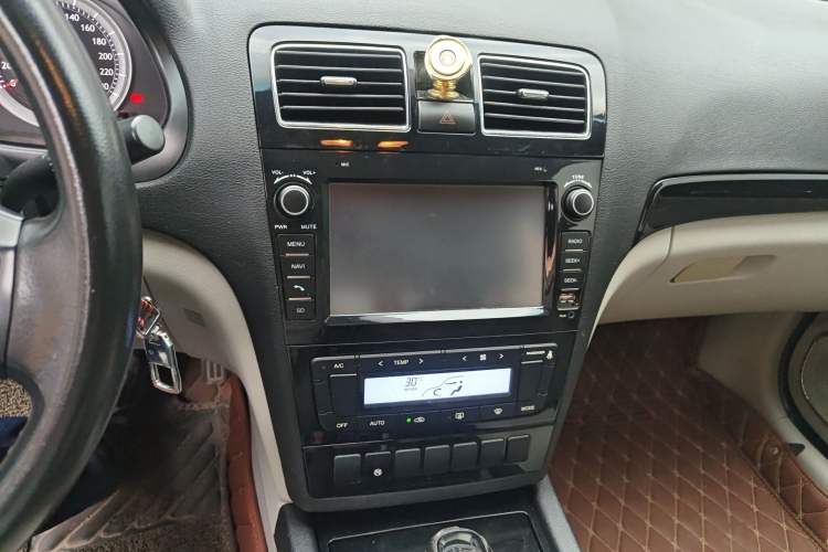 Used Geely Auto EC8 2013 2.0L Automatic Prestige Edition Audio And AC Panel