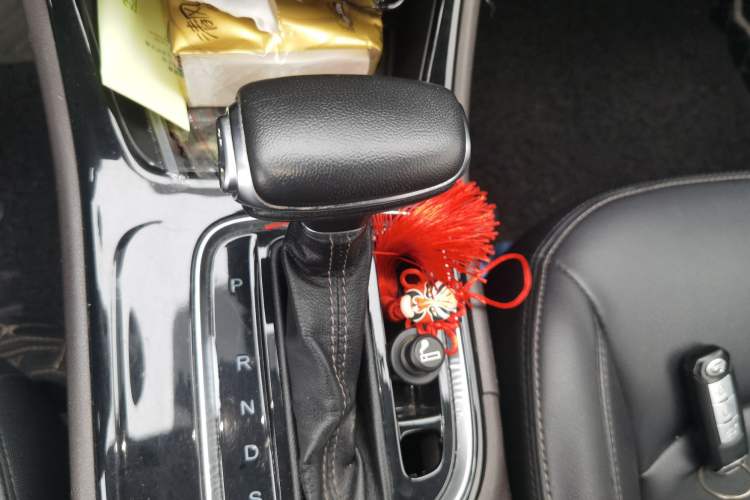 Used GAC Trumpchi GA4 2018 200T Automatic Luxury Edition Gear Lever