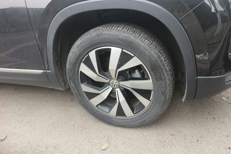 Used Volkswagen Tayron 2019 Teramont Edition 280TSI Two-Wheel Drive Luxury Model China VI Standard Right Front Wheel Hub