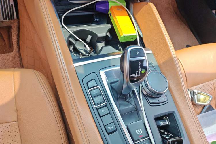 Used BMW X6  Gear Lever