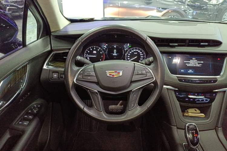 Used Cadillac XT5 2018 25T Luxury Model