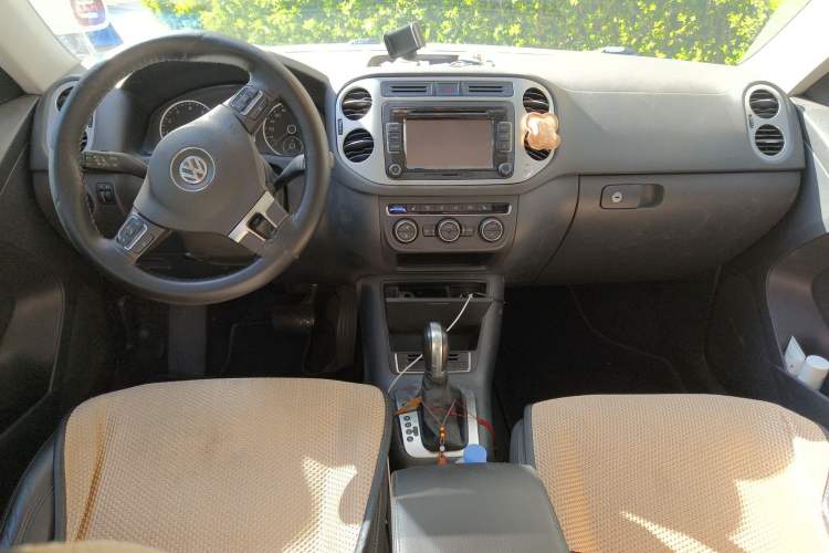 Used Volkswagen Tiguan 2013 1.8TSI Automatic Two-Wheel Drive Luxury Model Center Console