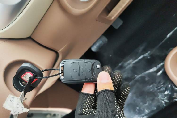 Used Wuling Hongguang MINIEV 2025 Four-Door Version Advanced Edition Vehicle Key