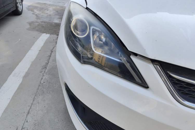 Used Chery Fengyun 2 2016 1.5L Manual Value Edition Right Front Headlight