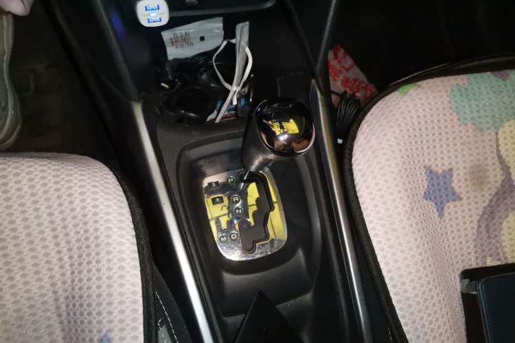 Used Peugeot 2008 2014 1.6L Automatic Trend Edition Gear Lever