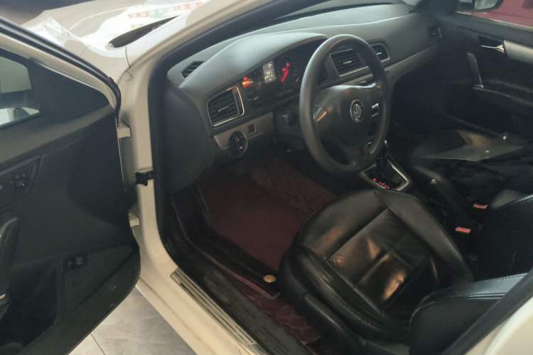 Used Volkswagen Lavida 2014 1.6L Automatic Sport Edition
