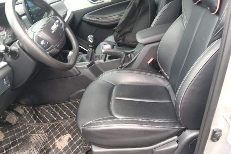 Used JMC Yuhu 7 2022 2.0T Manual Diesel Two-Wheel Drive Comfort Version Standard Wheelbase
