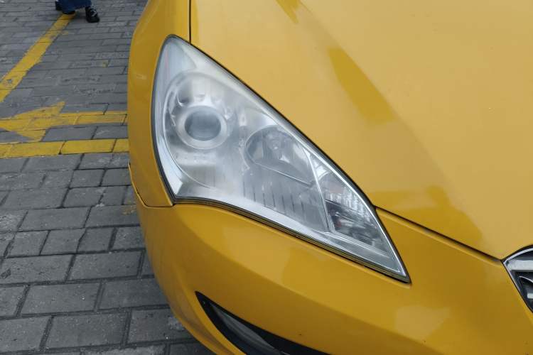 Used Hyundai Genesis Coupe 2009 2.0T Automatic Deluxe Edition Right Front Headlight