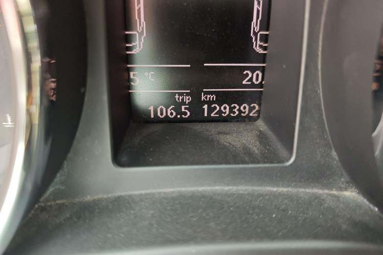 Used Skoda Superb 2013 2.0 TSI DSG Luxury Edition Odometer Close Up