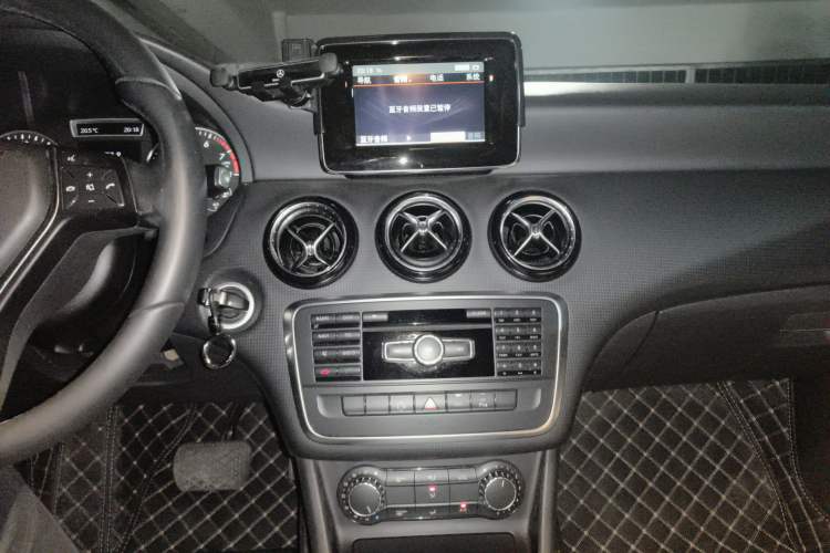 Used Mercedes-Benz A-Class 2013 A 180 Fashion Model Audio And AC Panel