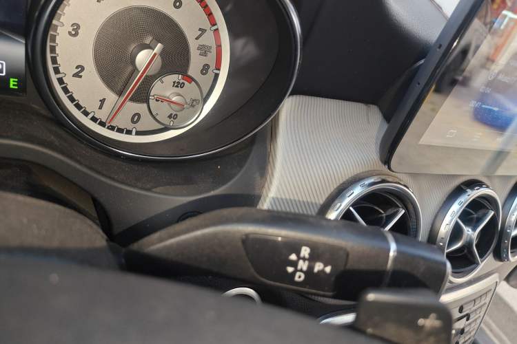 Used Mercedes-Benz GLA 2015 GLA 200 Sport Edition Gear Lever