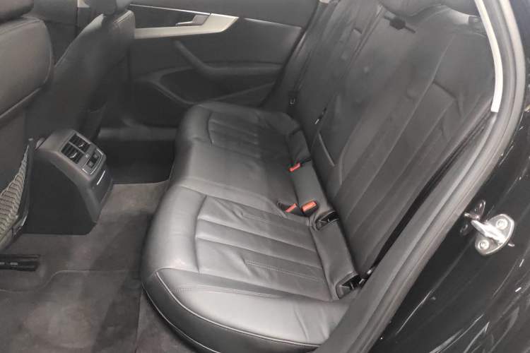 Used Audi A4L 2019 40 TFSI Fashion Edition China VI Emission Standard Left Rear Seat