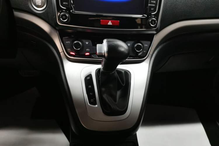 Used Haval M6 2019 1.5T DCT Two-Wheel Drive Elite Version China VI Standard Gear Lever