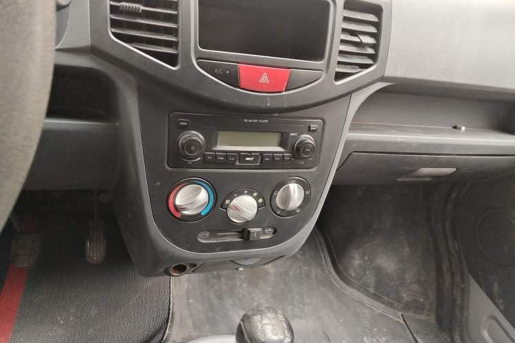 Used BAIC Weiwang 306 2011 1.3L base model 7 seats
