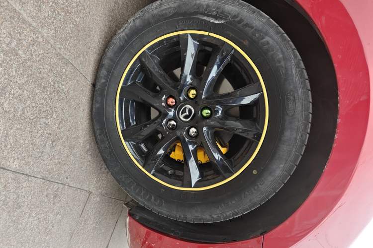 Used Mazda 3 Axela 2017 Sedan 1.5L Automatic Luxury Model Emission Standard China V Right Front Wheel Hub