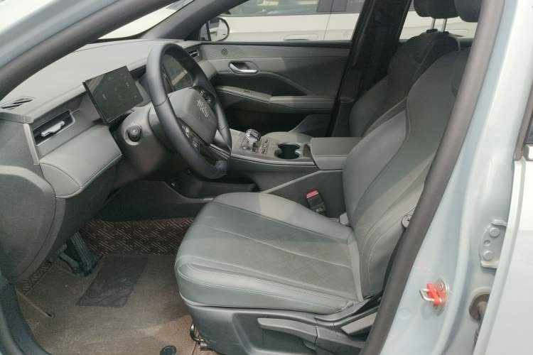 Used BYD Qin PLUS 2025 DM-i Smart Drive 55KM Leading Model
