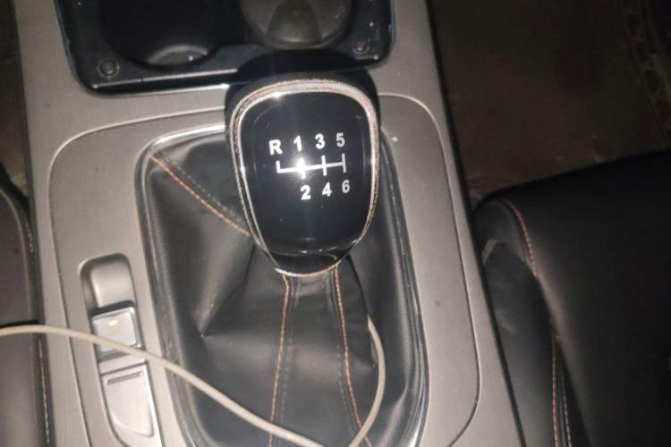 Used CHANGAN OSHAN X7 2020 1.5T Manual Luxury Version Gear Lever