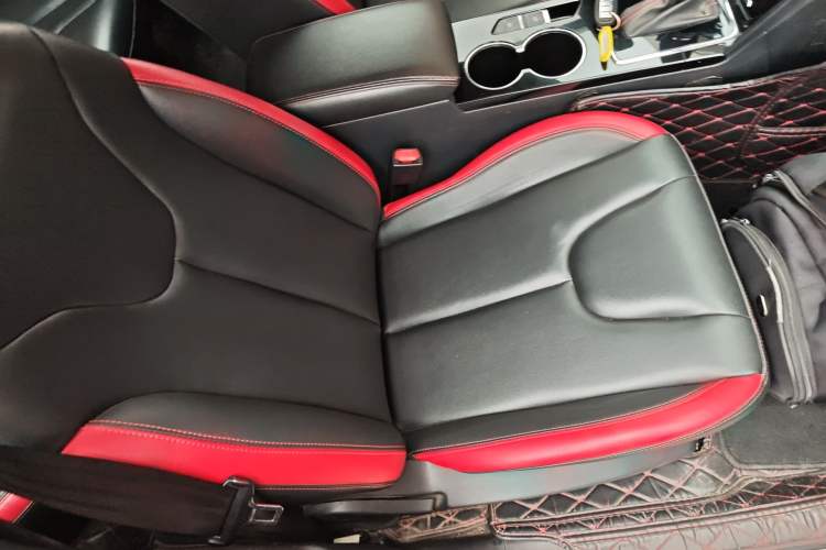 Used Venucia D60 2019 100 000 Honor 1.6L XL CVT Chenku Edition China VI Standard
