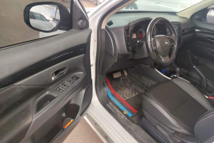 Used Mitsubishi Outlander 2021 Revised Version 2.0L Two-Wheel Drive Comfort Edition 5 Seats