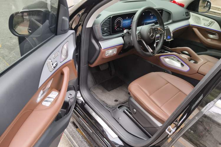 Used Mercedes-Benz GLS 2025 GLS 450 4MATIC Dynamic Edition Driver Seat