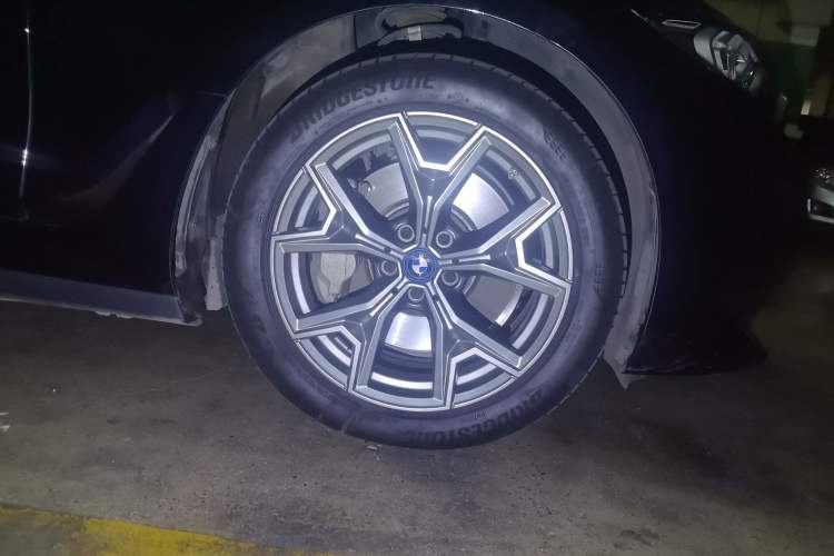 Used BMW i3 2022 eDrive 35 L Right Front Wheel Hub